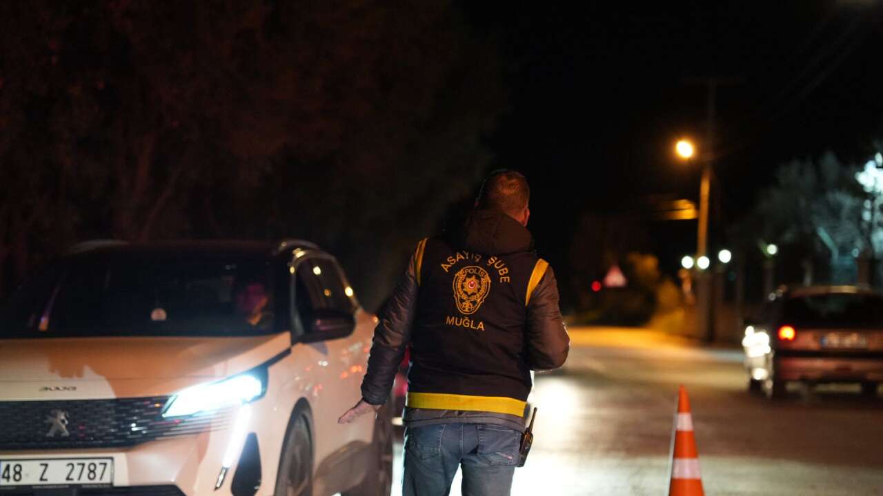 Menteşe’de Yılbaşı Öncesi Asayiş ve Trafik Denetimleri Artırıldı 7